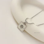 White star pendant necklace