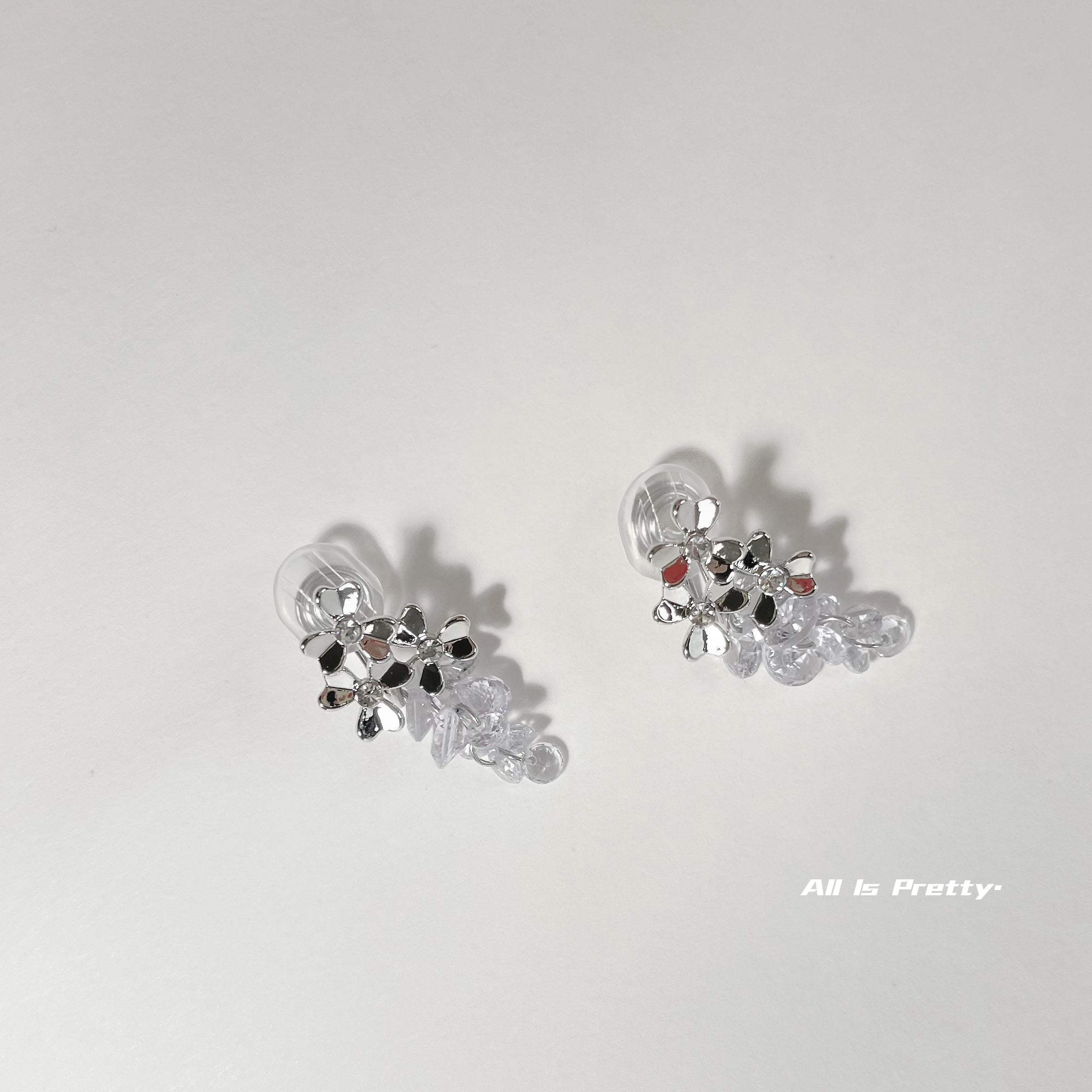 Crystal grapes flora clip earrings