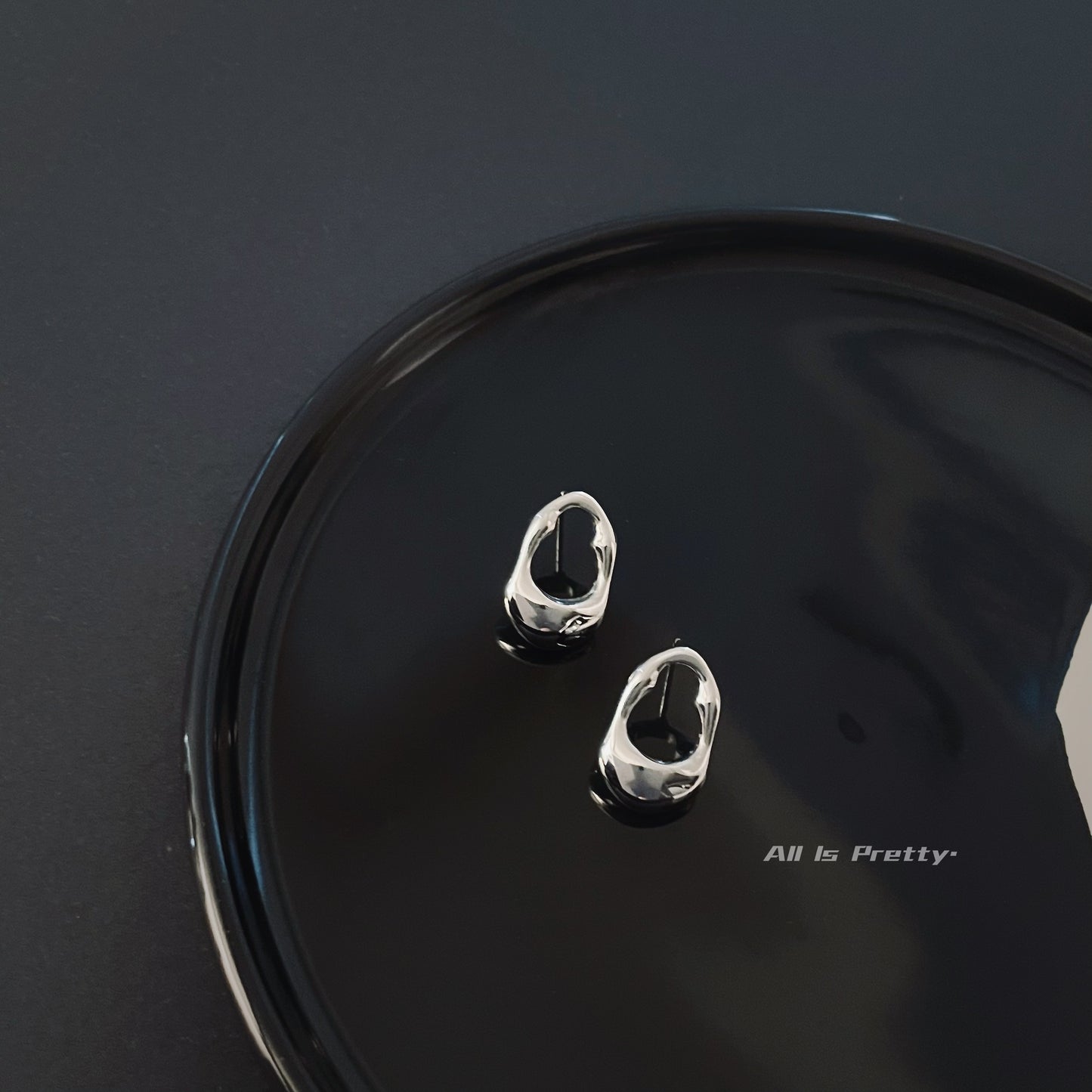 Minimalist style stud earrings