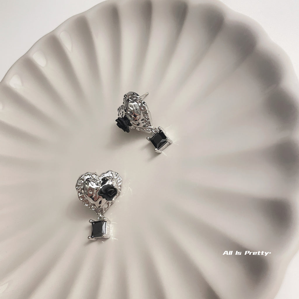 Heart black rose studded earrings