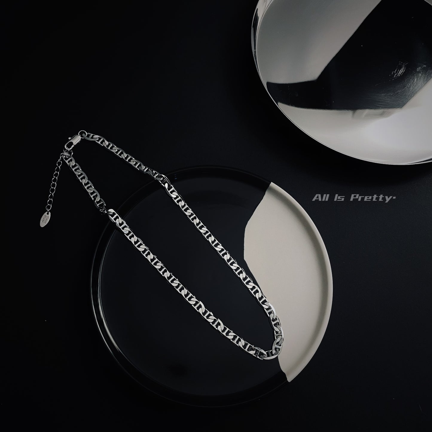 Flat Herringbone Chain Necklace
