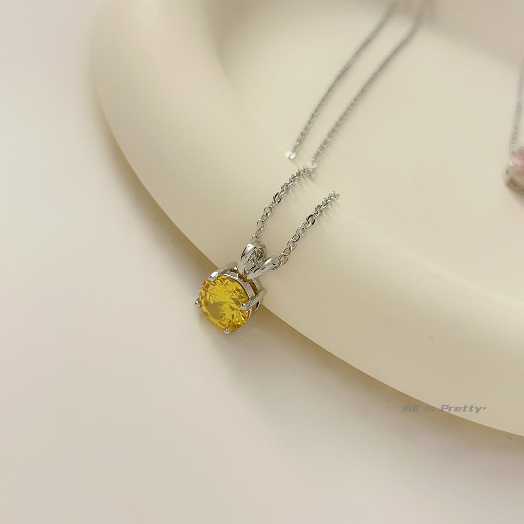 Color crystal pendant necklace