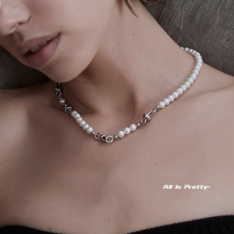 Pearl linked necklace