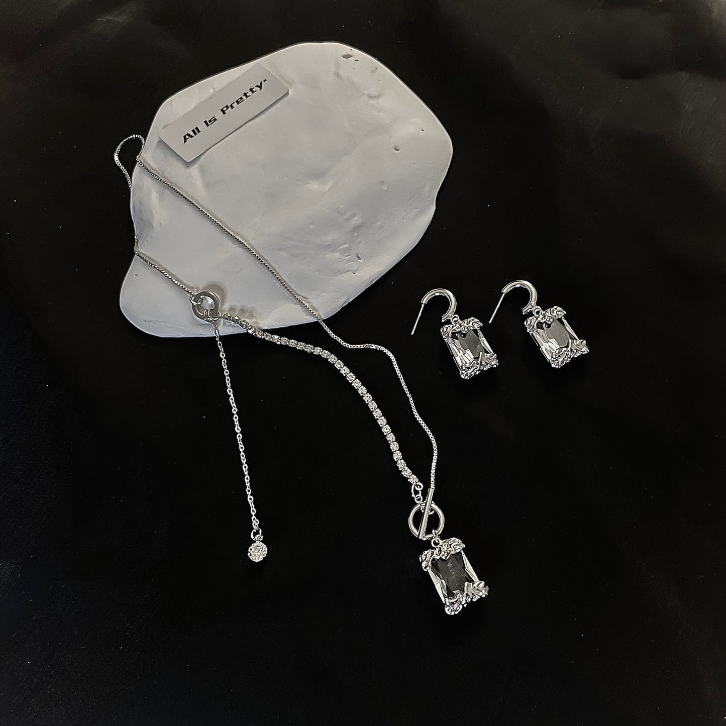 Vintage baroque style ice earrings