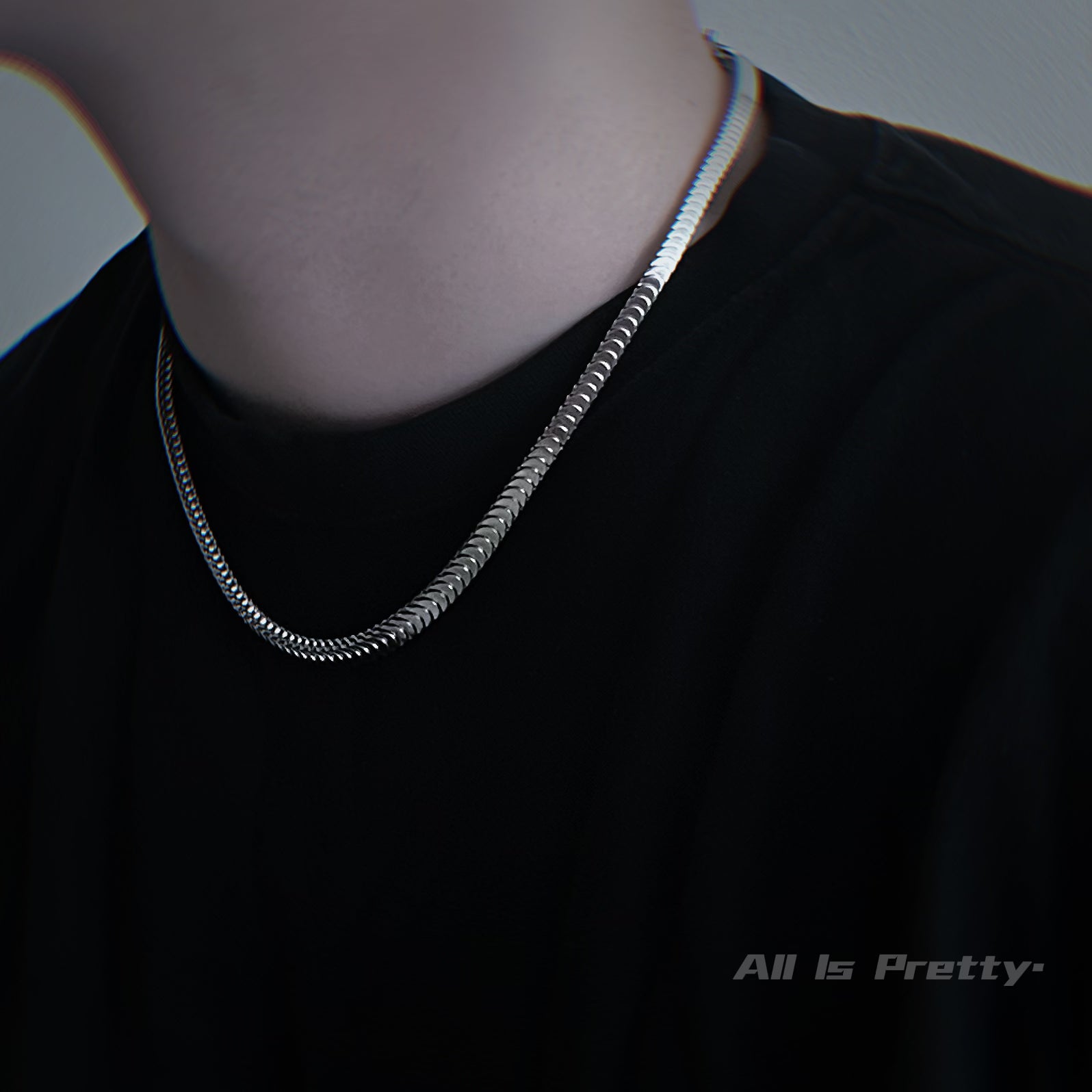 Chunky herringbone necklace