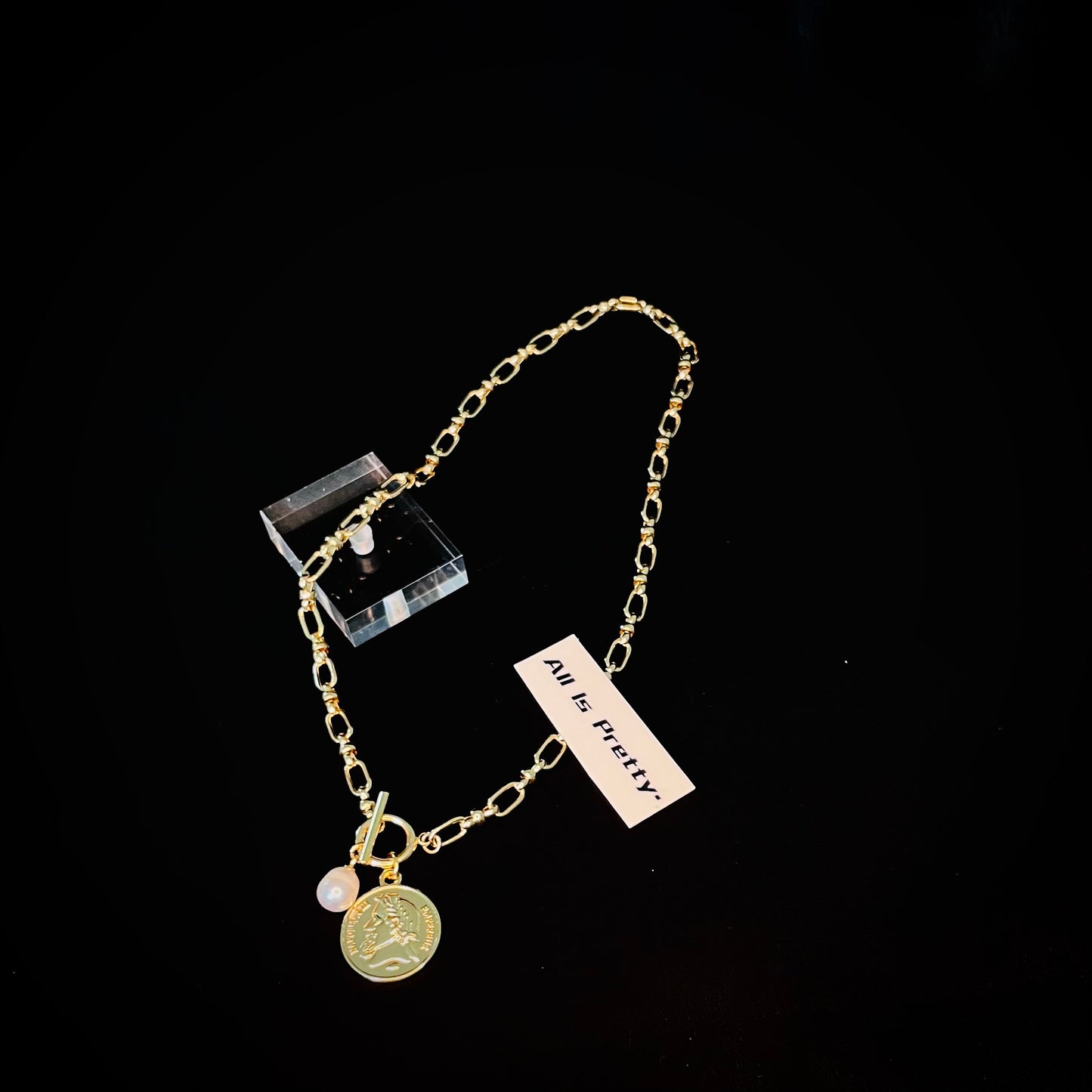 Vintage gold plated pearl necklace