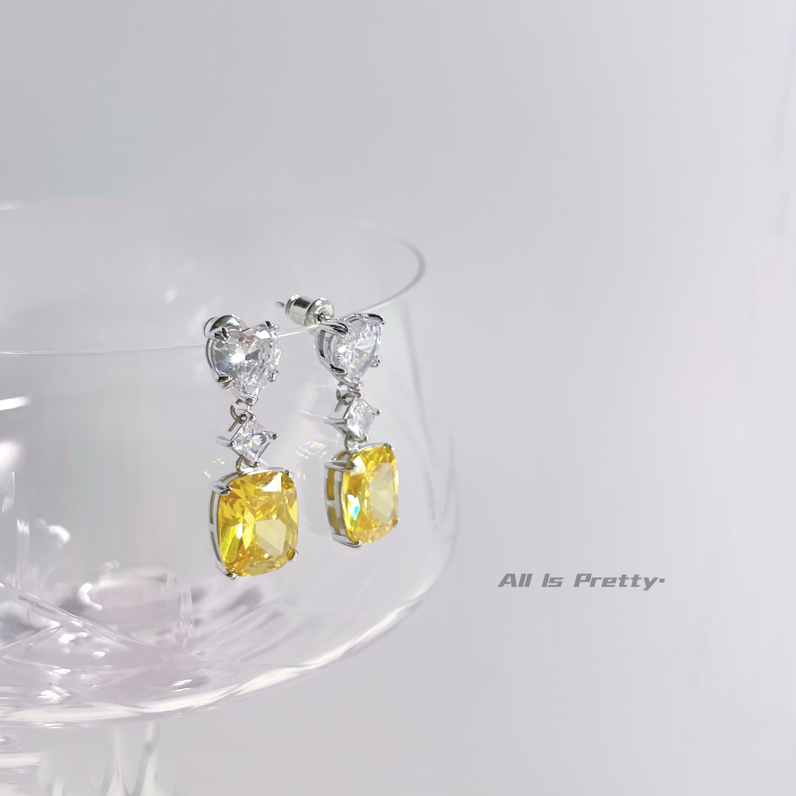 Crystal dropped earrings