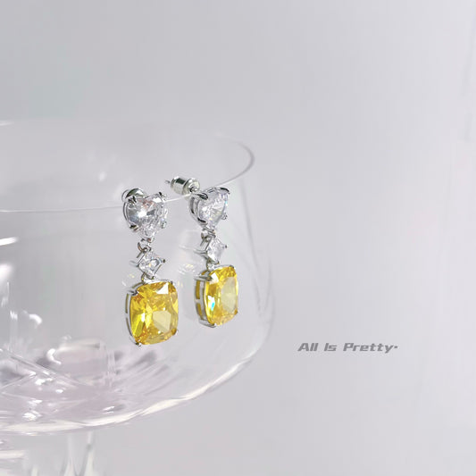 Crystal dropped earrings